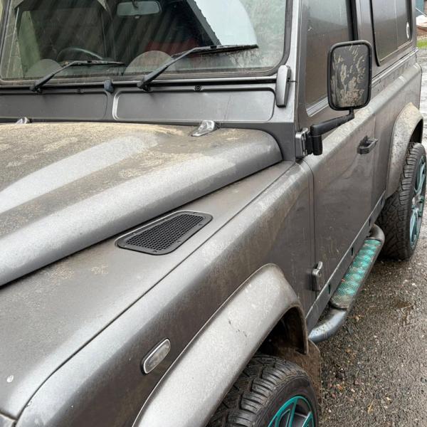 Defender 90  Exterior Before