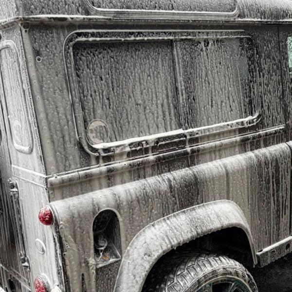 Defender 90 Exterior Cleaning